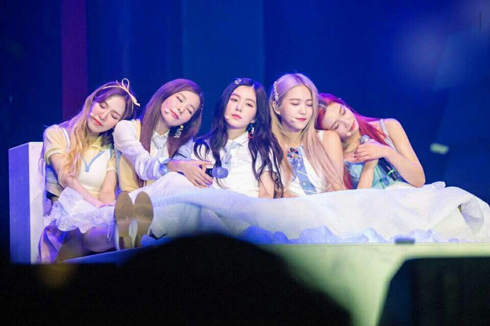 조이 예리 아이린 슬기 웬디 (레드벨벳) - 데뷔 5주년.jpg