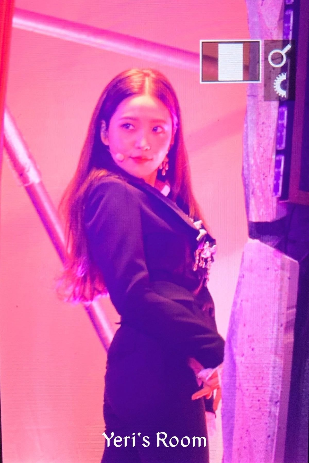 오늘자 레드벨벳 콘서트 의상.jpg