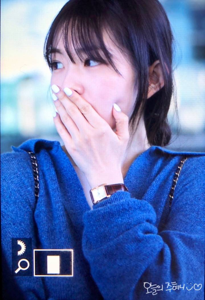 입국하는 레드벨벳 아이린.jpg