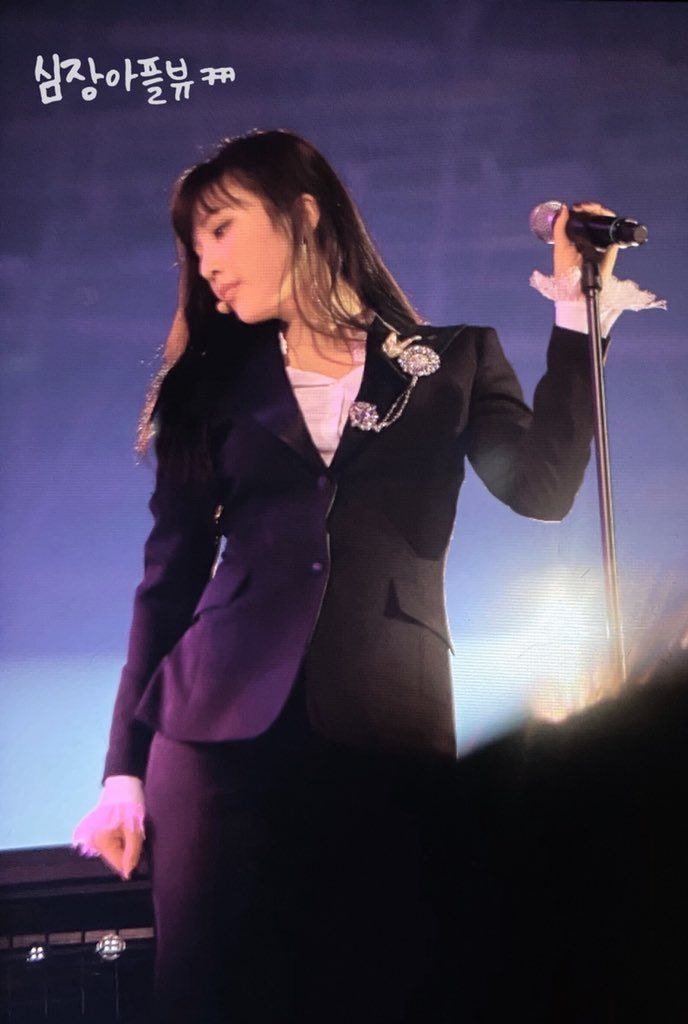오늘자 레드벨벳 콘서트 의상.jpg