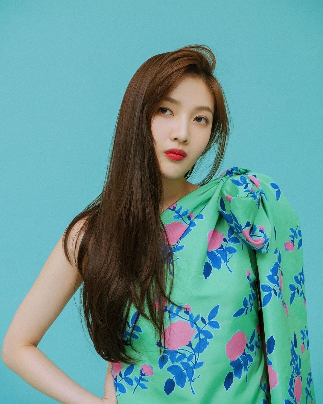 초록색 플라워패턴 원피스 입은 #레드벨벳 조이