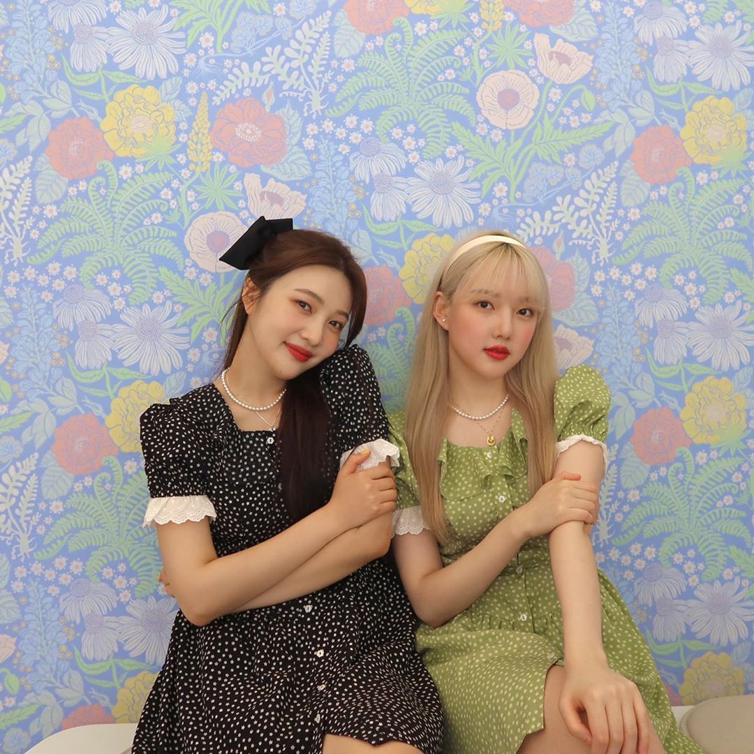 #레드벨벳 조이.insta (with.#여자친구 예린)