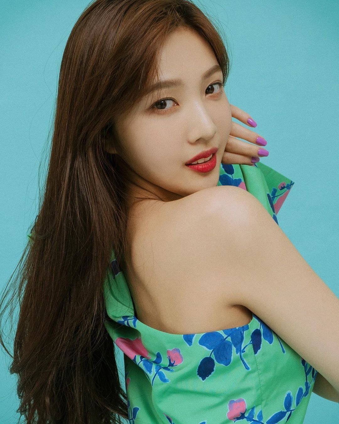 초록색 플라워패턴 원피스 입은 #레드벨벳 조이