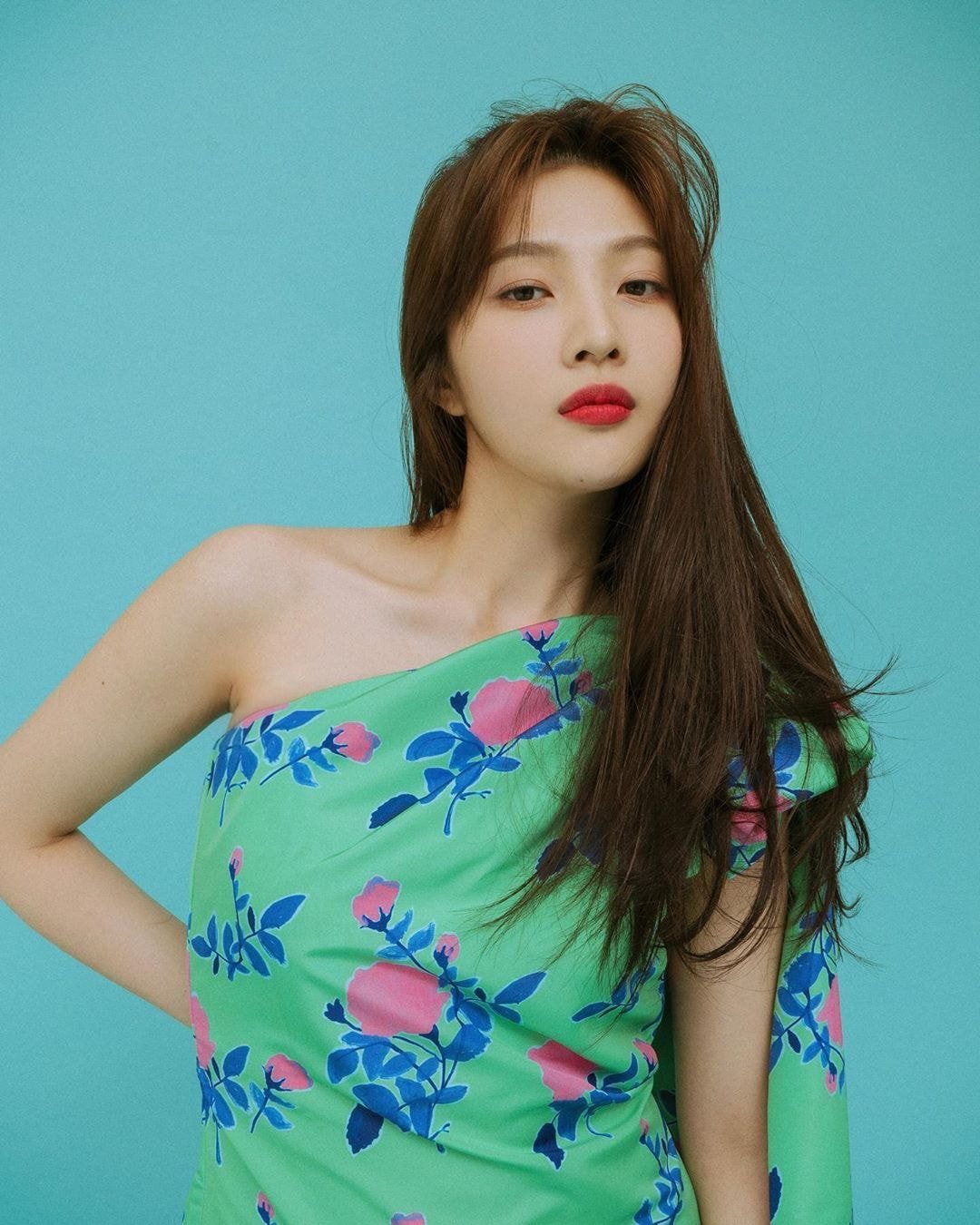 초록색 플라워패턴 원피스 입은 #레드벨벳 조이