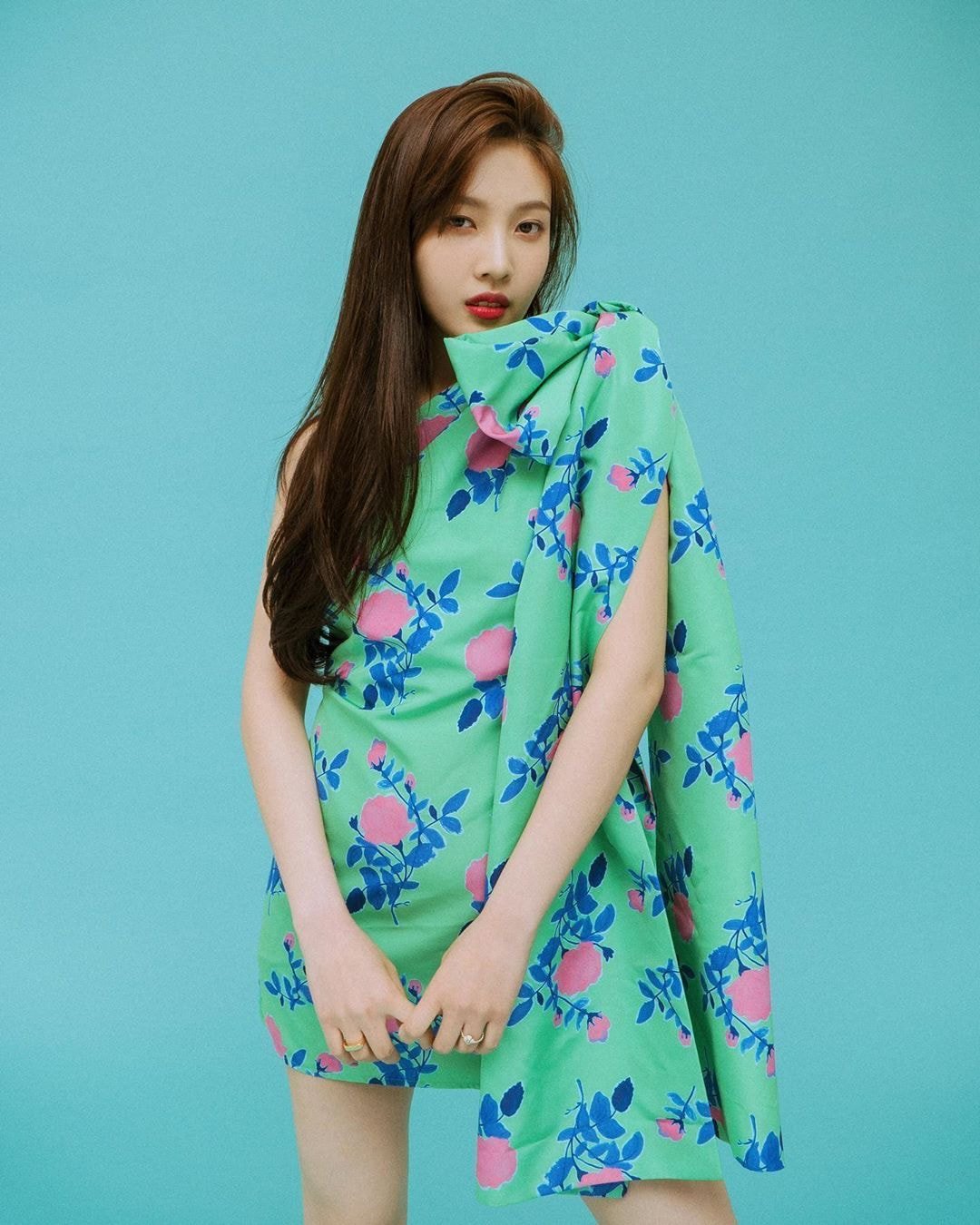 초록색 플라워패턴 원피스 입은 #레드벨벳 조이