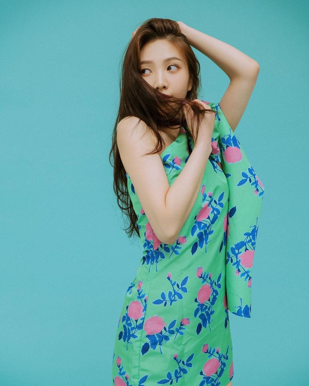 초록색 플라워패턴 원피스 입은 #레드벨벳 조이