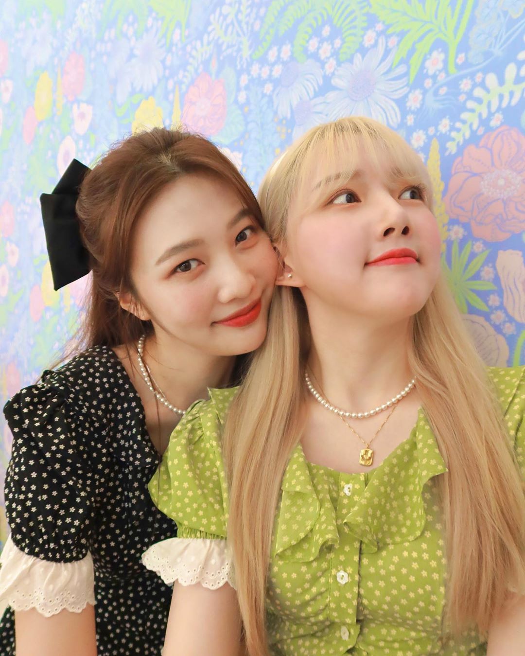 #레드벨벳 조이.insta (with.#여자친구 예린)