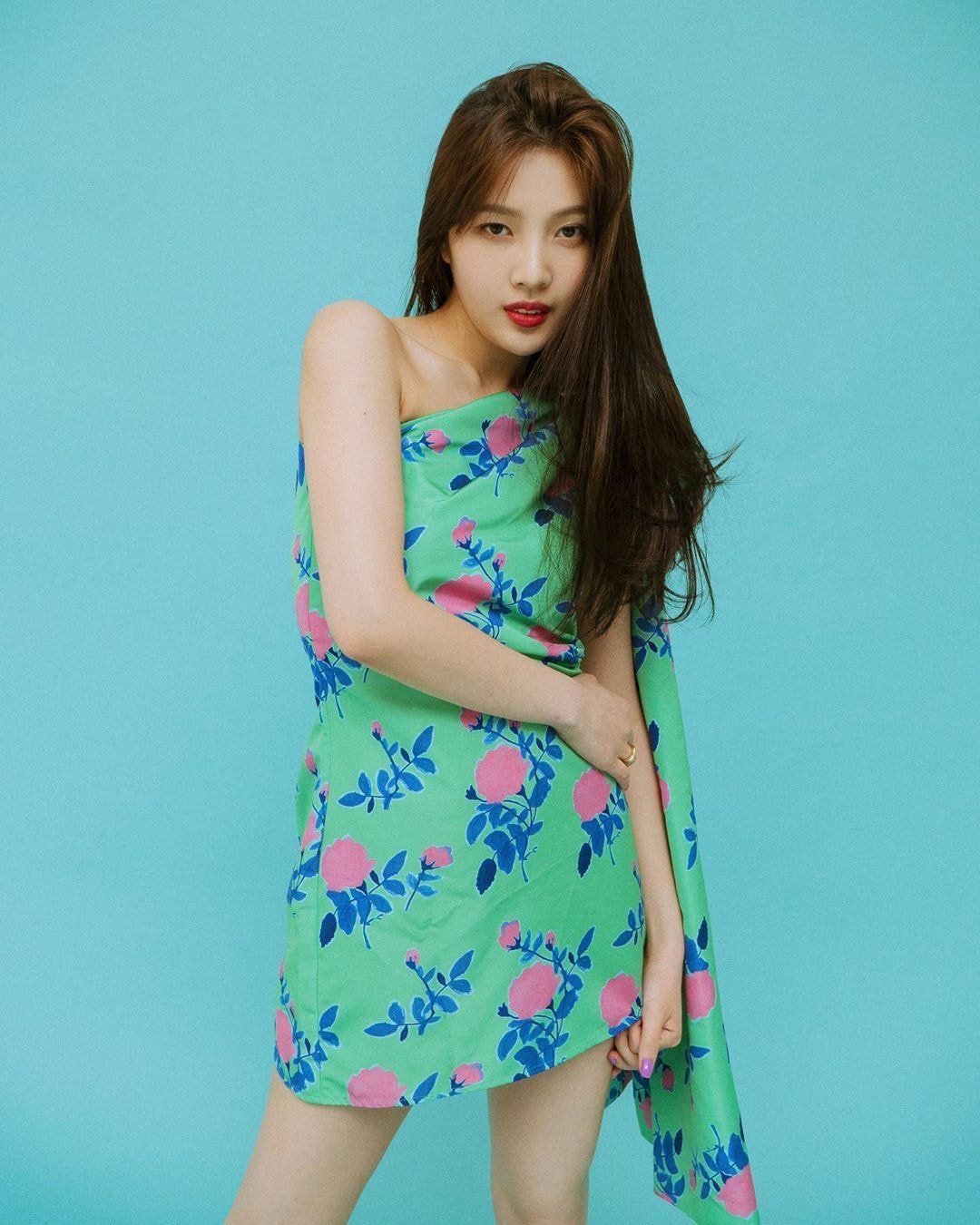초록색 플라워패턴 원피스 입은 #레드벨벳 조이