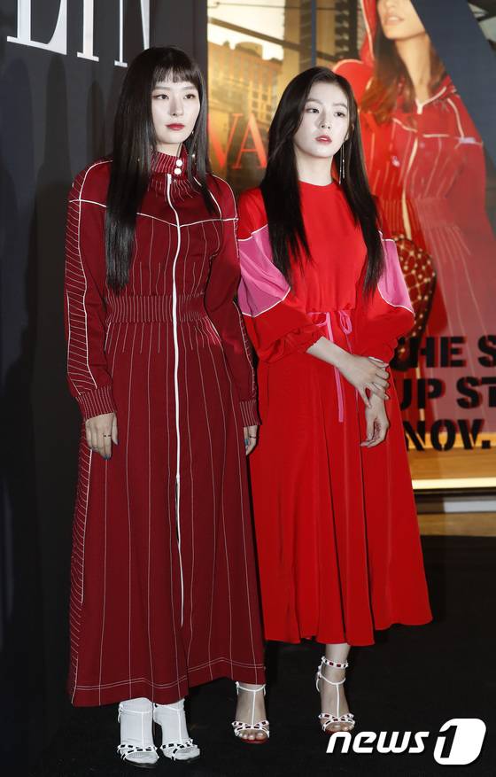 아이린&슬기 with 그린 원피스 [171107 The VLTN 오픈기념 포토월]