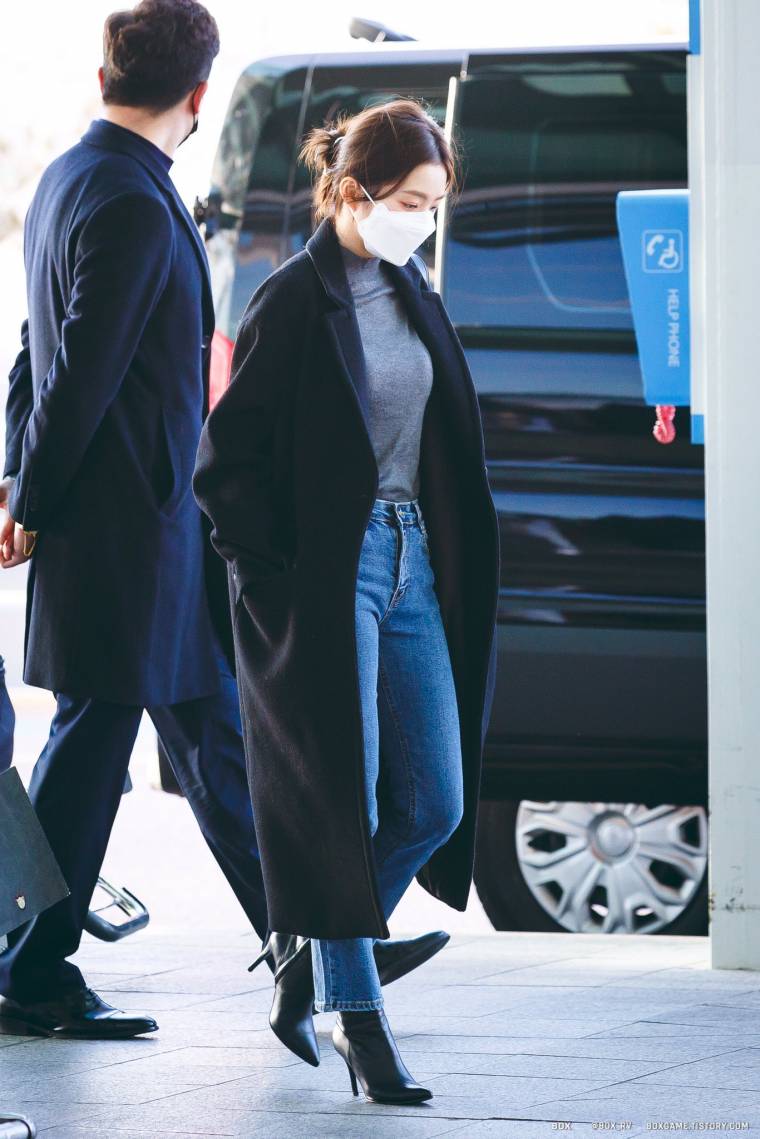 마스크 쓰고 출국하는 #레드벨벳 #아이린