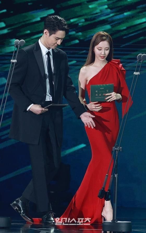 백상 #서현 드레스.jpg