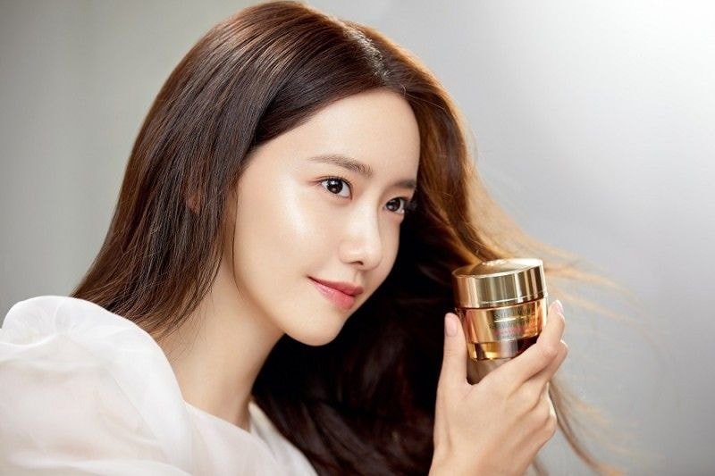 새로운 윤아 에스티로더 화보.jpg