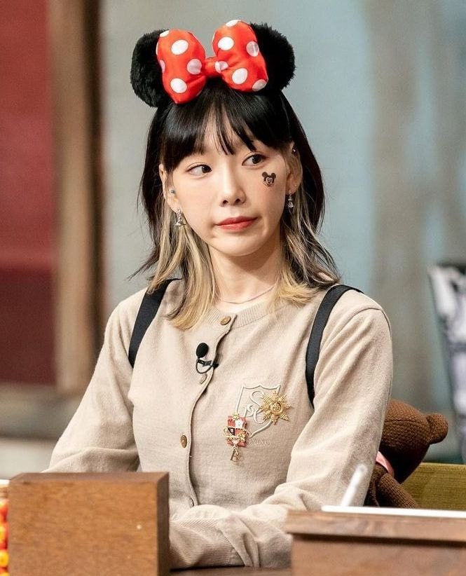 태연 뉴 투톤 염색 고화질짤