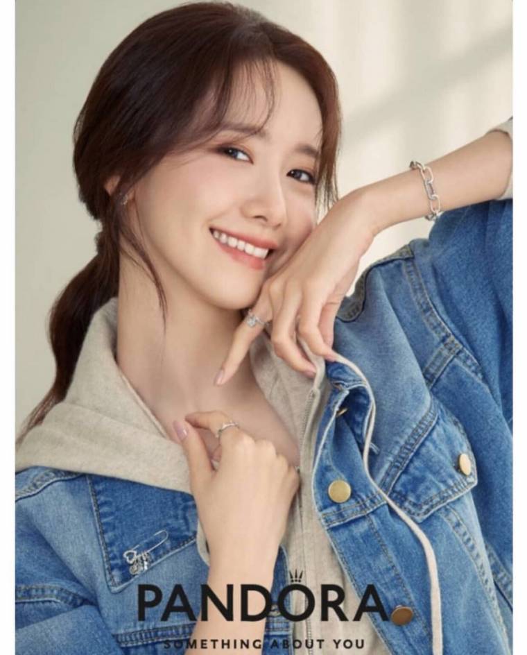 웃는 모습이 너무 이쁜 #윤아 화보 (판도라)