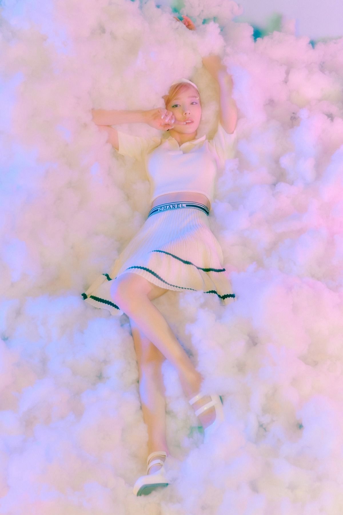TAEYEON 태연 Single [Weekend]