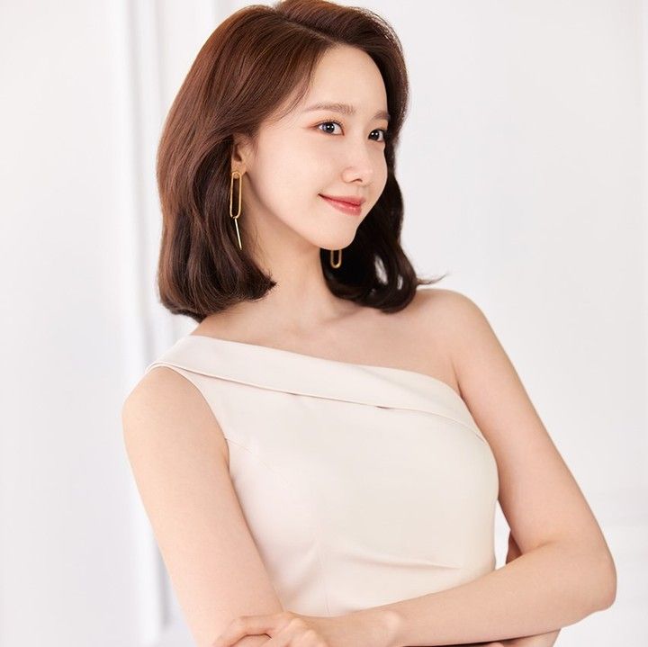 에스티로더 윤아