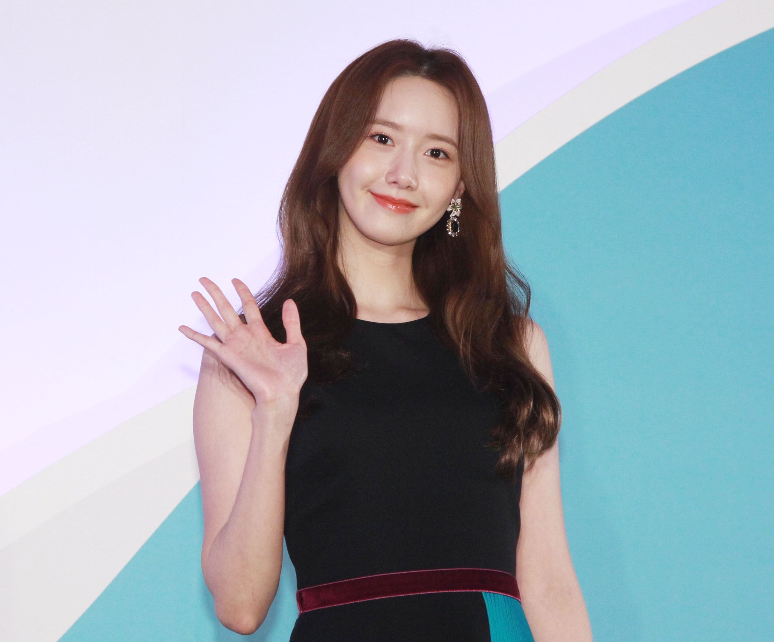 오늘자 #소녀시대 #윤아 (대만 Jello Chat 앱 기자회견)