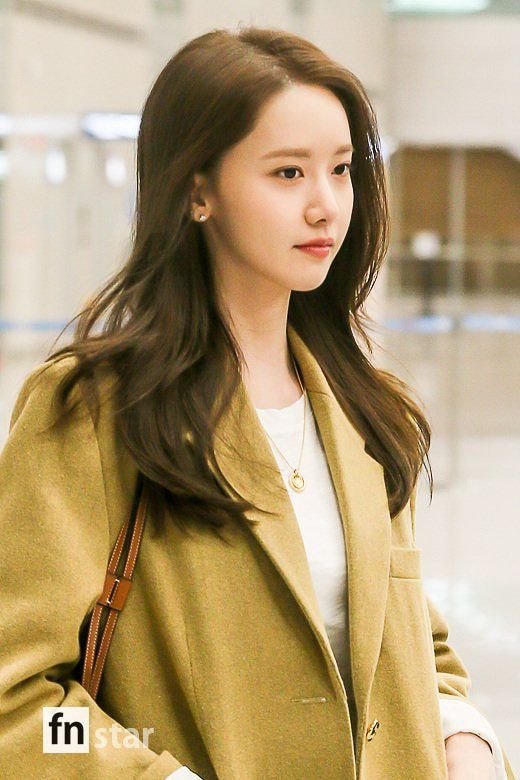 방금 aaa 끝나고 입국한 윤아