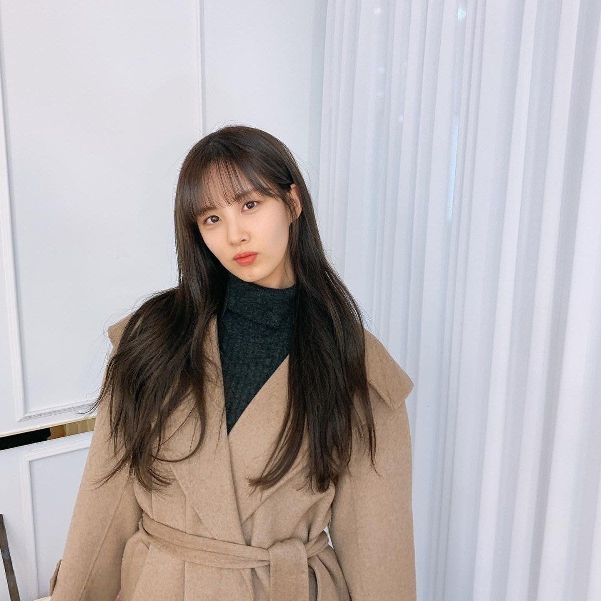 오늘자 앞머리 자른 서현.insta