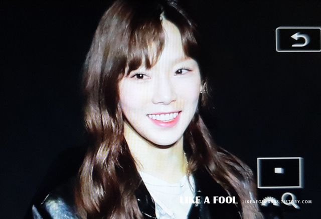 오늘자 #태연, 겨울왕국 싱어롱 특별 상영회 무대인사