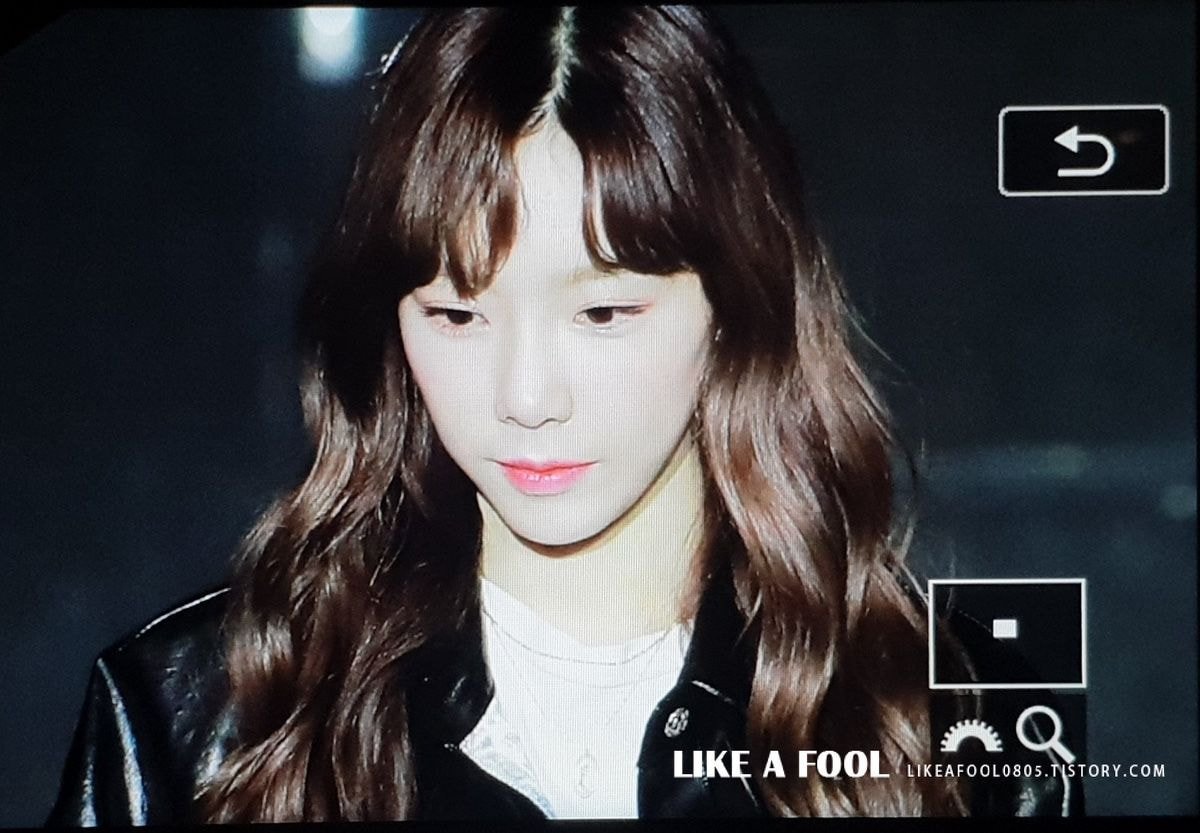 오늘자 #태연, 겨울왕국 싱어롱 특별 상영회 무대인사