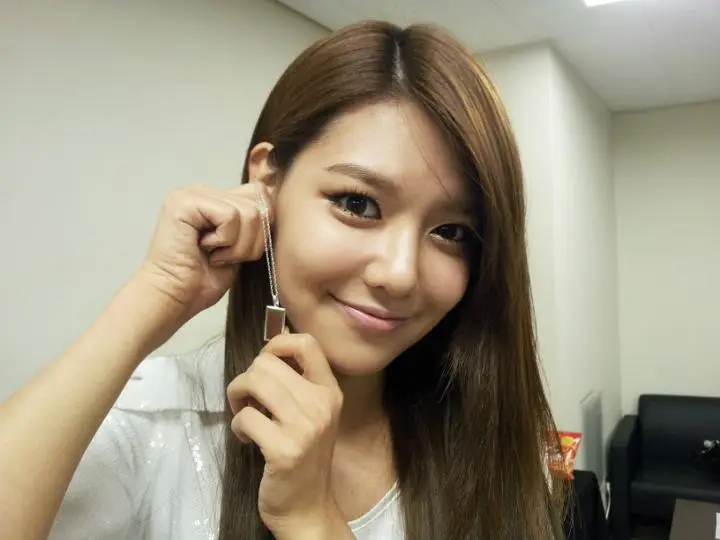 소녀시대 :: 인텔, 소녀시대에 칩으로 만든 쥬얼리 세트 선물