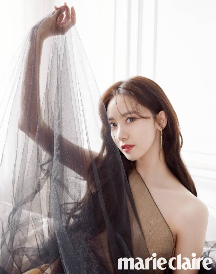 마리끌레르 12월호 윤아X에스티로더 화보