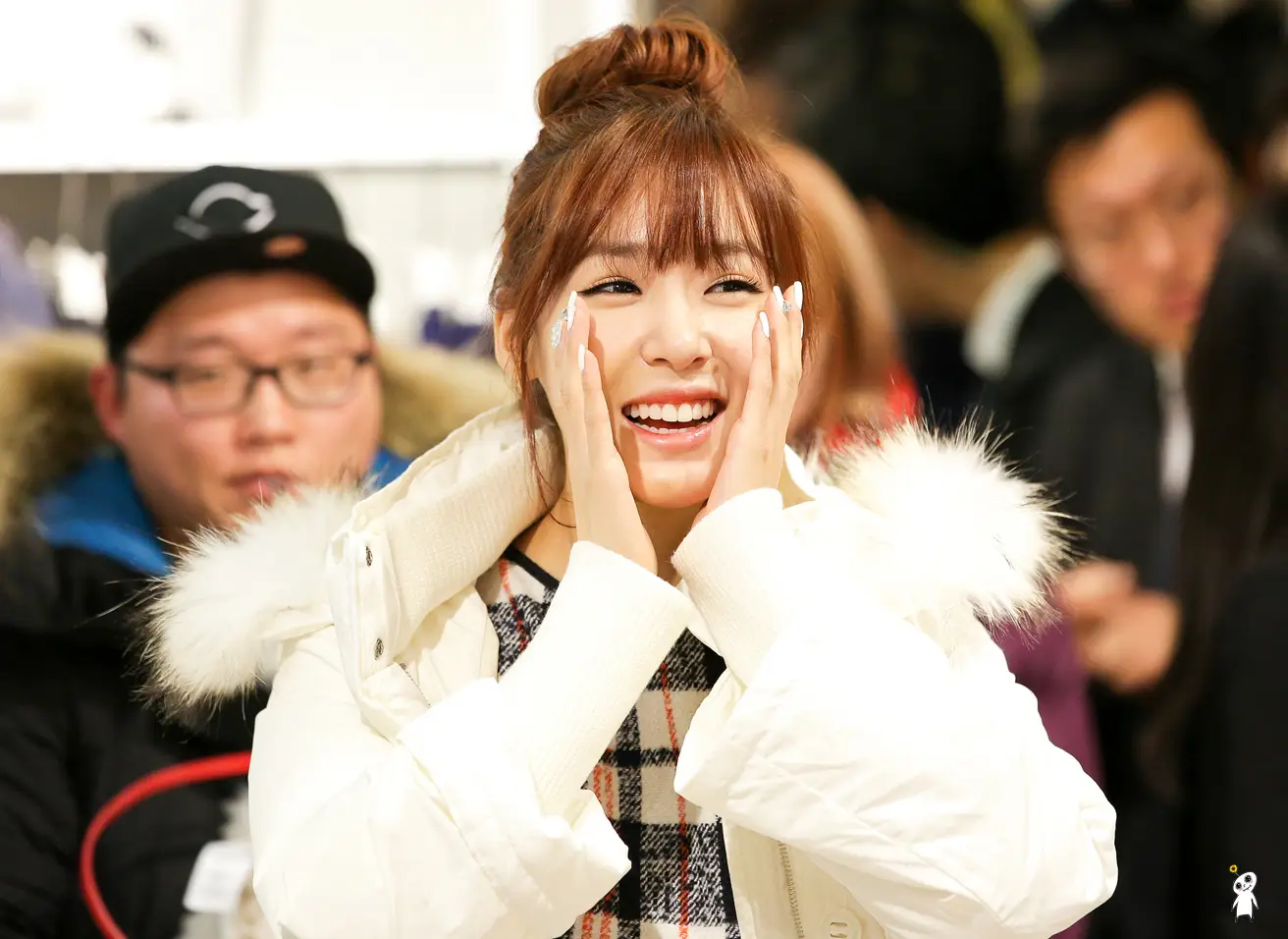 티파니 직찍 - 131128 신촌 현대백화점 QUA 방문 by 꽃숑