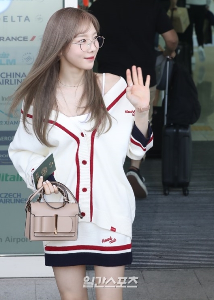 오늘자 태연.jpg