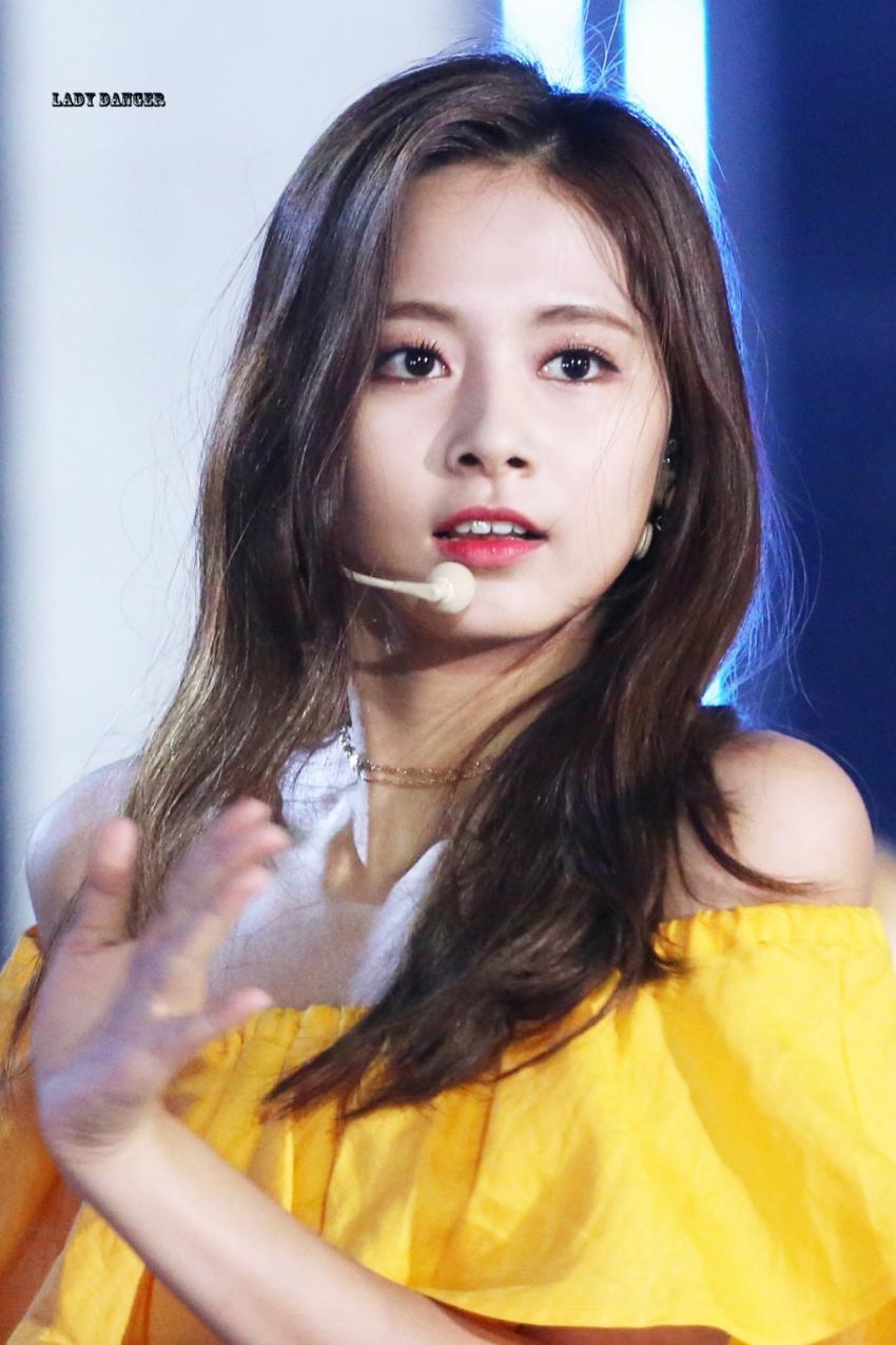 새벽에 보는 #트와이스 #쯔위