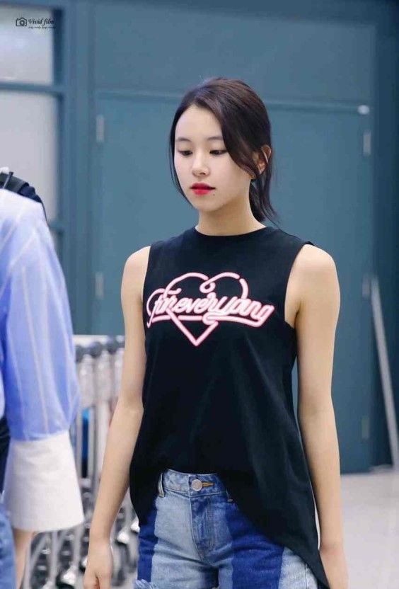 팔 길이가 사기급인 #트와이스 #채영.jpgif