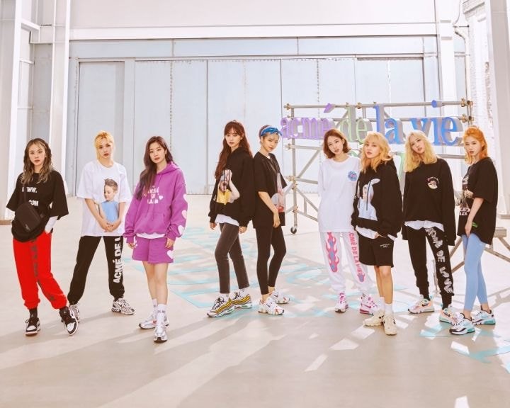 #트와이스 - 아크메드라비
