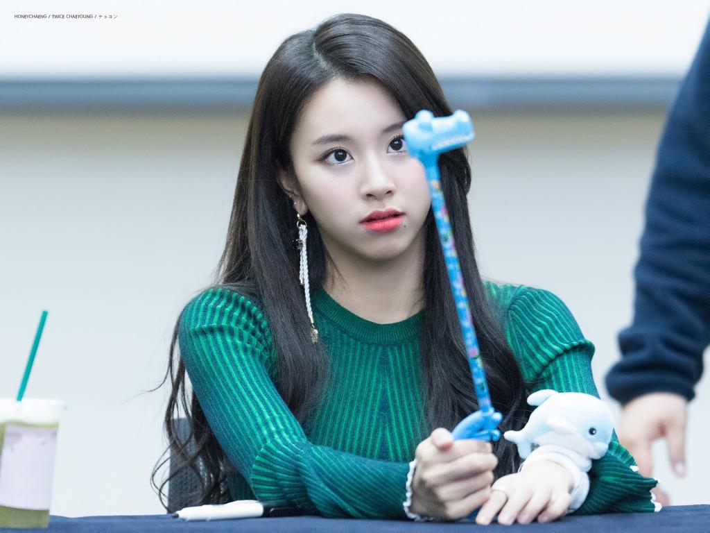 수요일 저녁에 보는 트와이스 채영