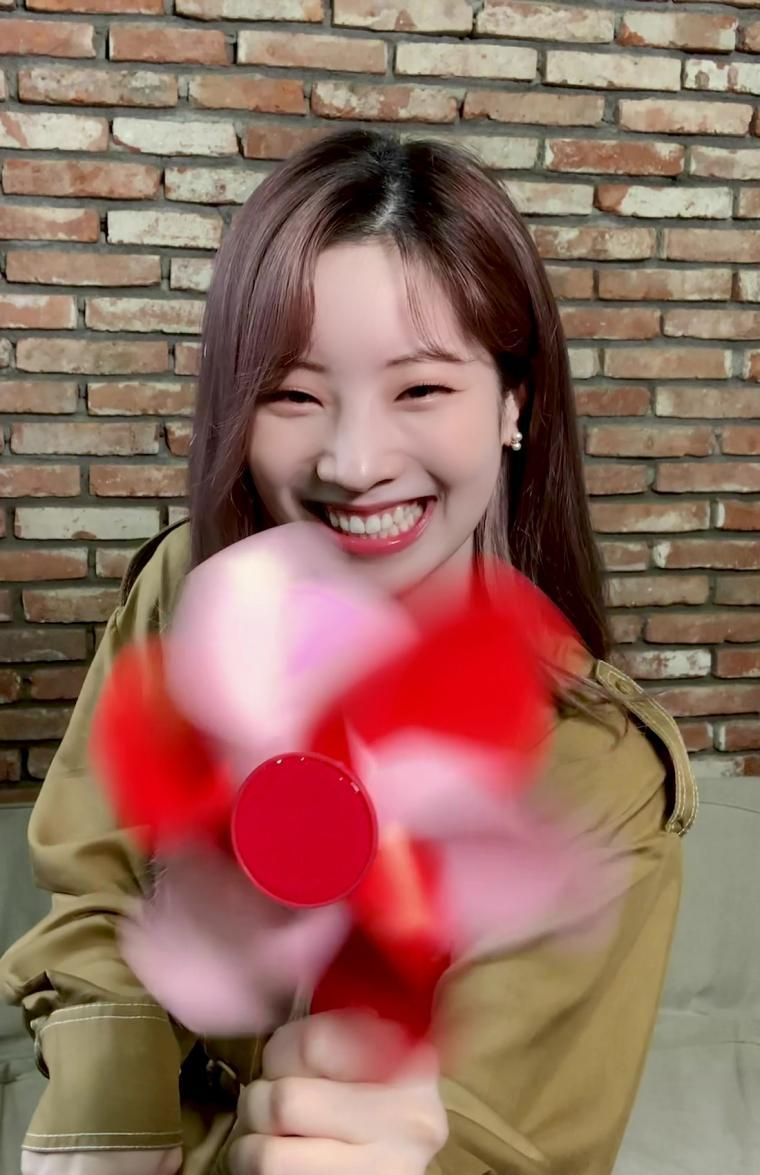 사나,미나,다현 온라인 콘서트 AR포토카드 프리뷰