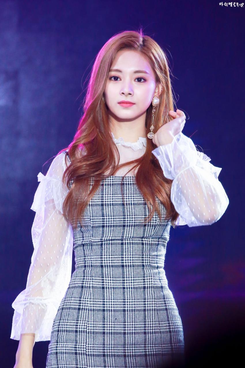 새벽에 보는 #트와이스 #쯔위