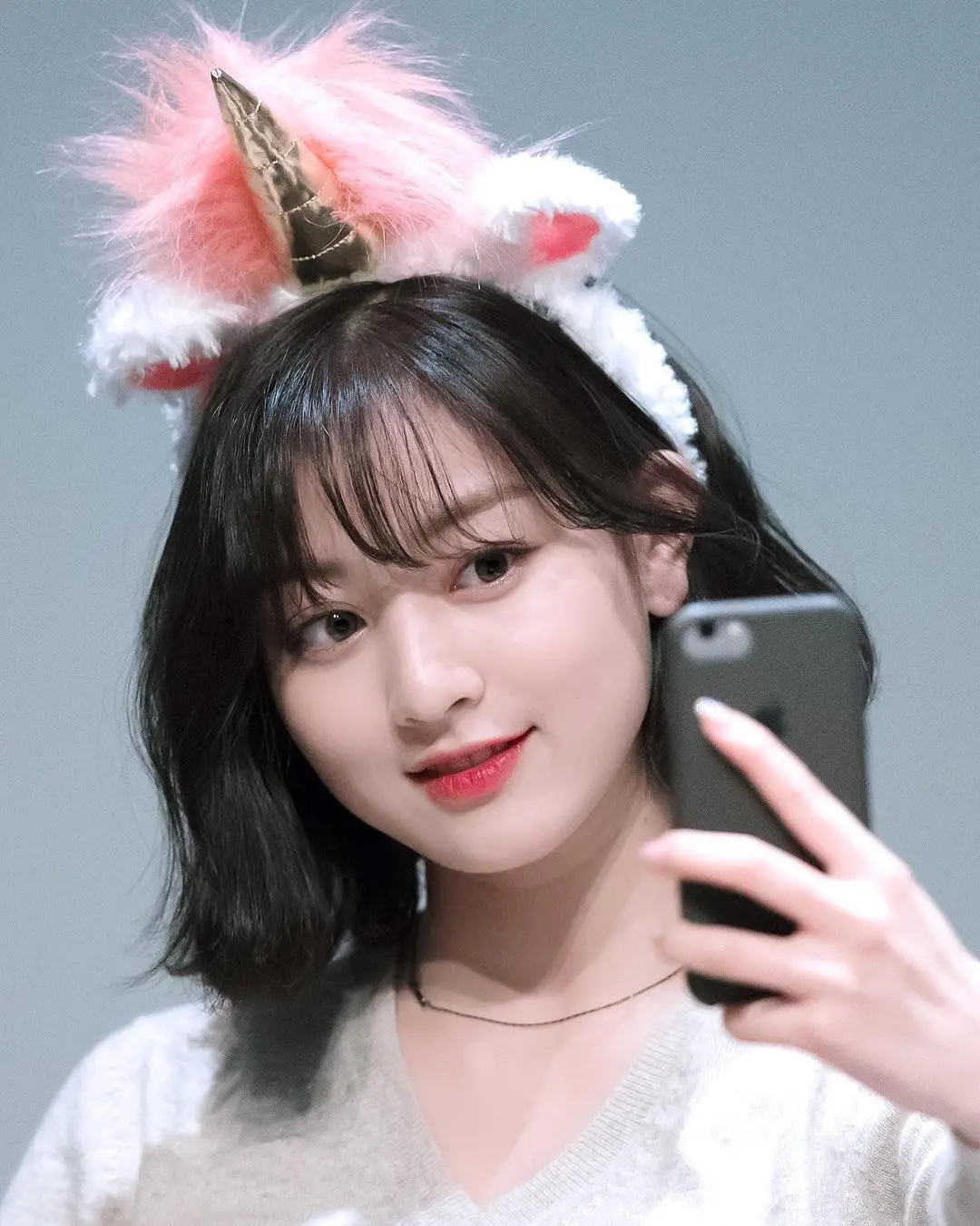 셀카찍는 지효