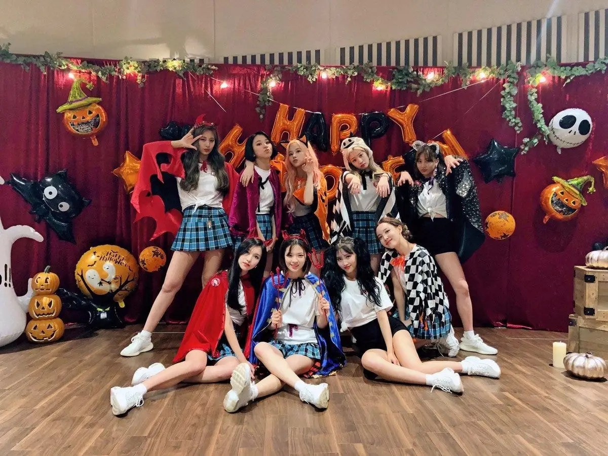 트와이스 일본 투어 단체사진