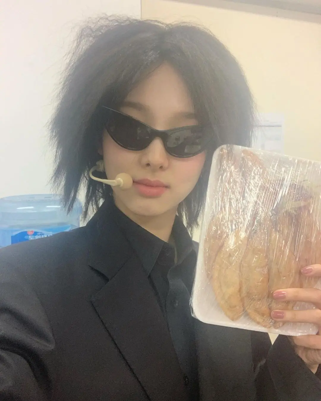 오늘자 트와이스 인스타.jpg (나연 / 올드보이)