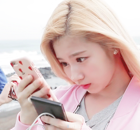 방금 V 채팅한 트와이스 사나