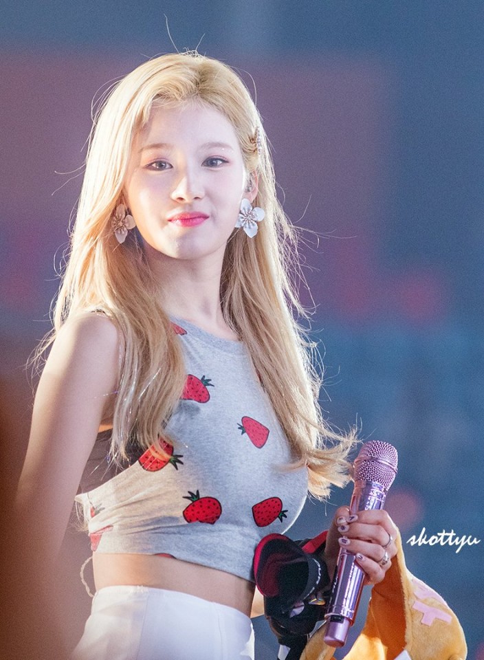 1년전의 사나