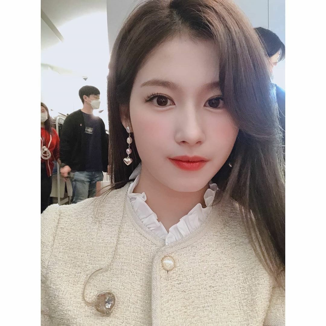 오늘자 #트와이스 사나