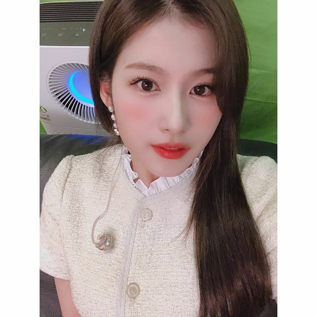 오늘자 #트와이스 사나