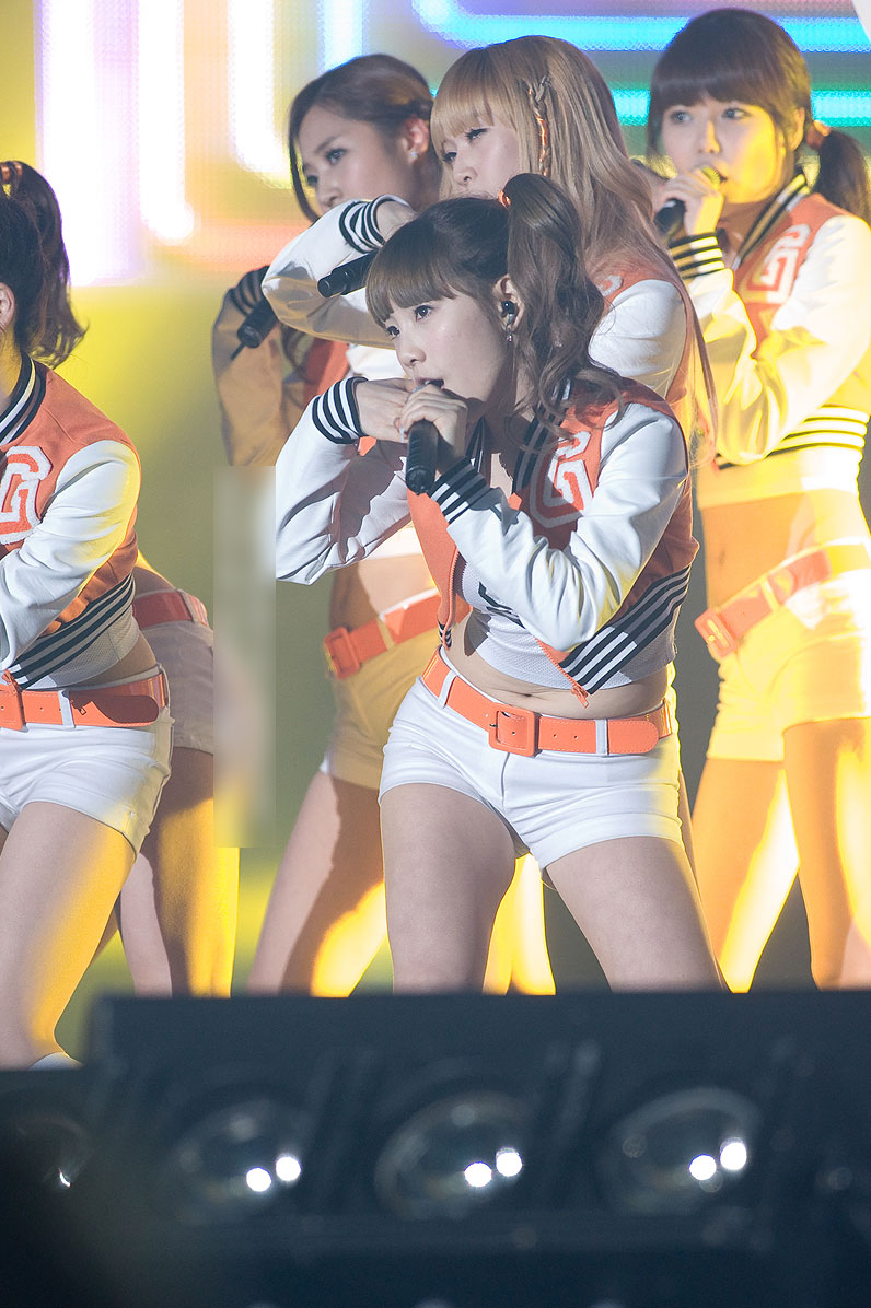소녀시대 태연 서현 똥배 ^^