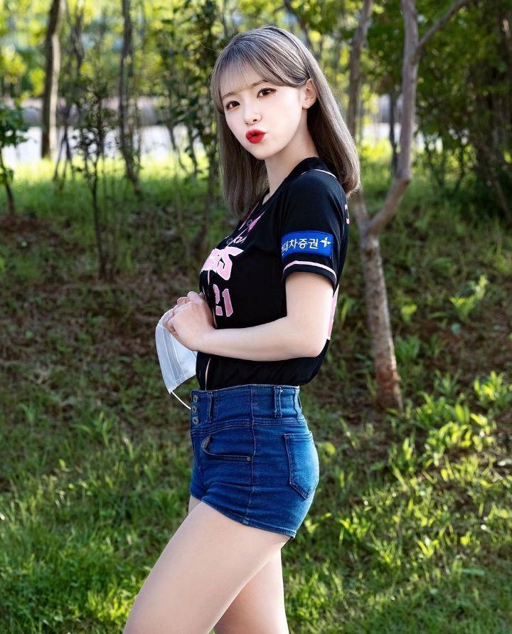 치어리더 이다혜 폭발…차량 앞 몰려든 극성팬에 