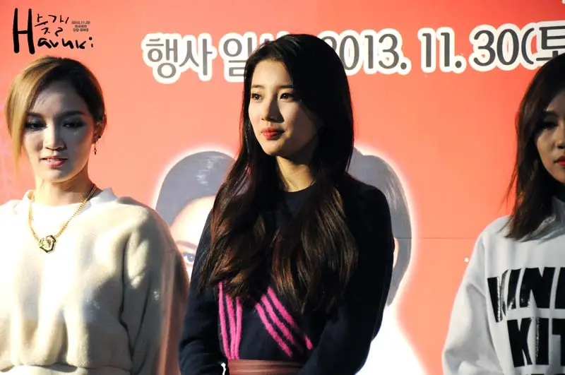 수지(miss a) 직찍 - 131130 명동 팬싸인회