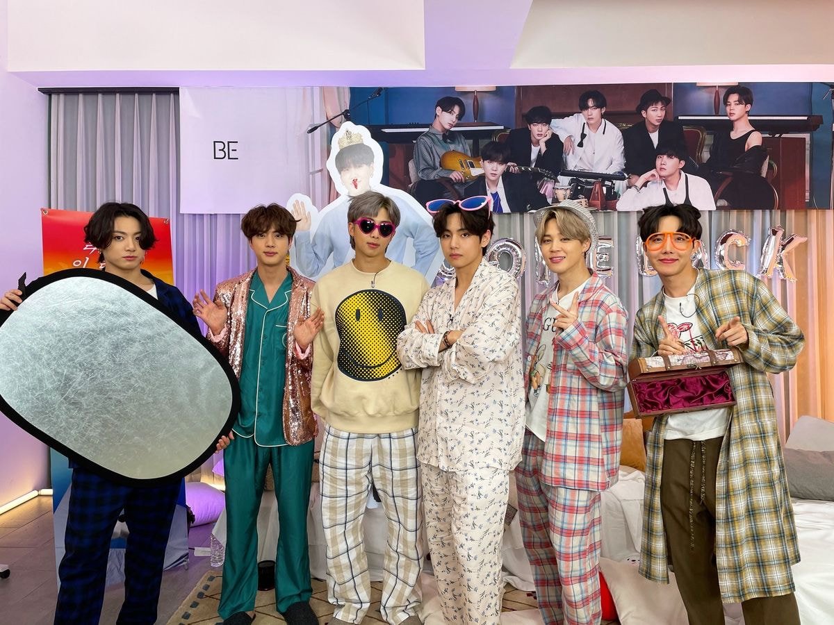 [#오늘의방탄] 어느 날 세상이 멈췄어..