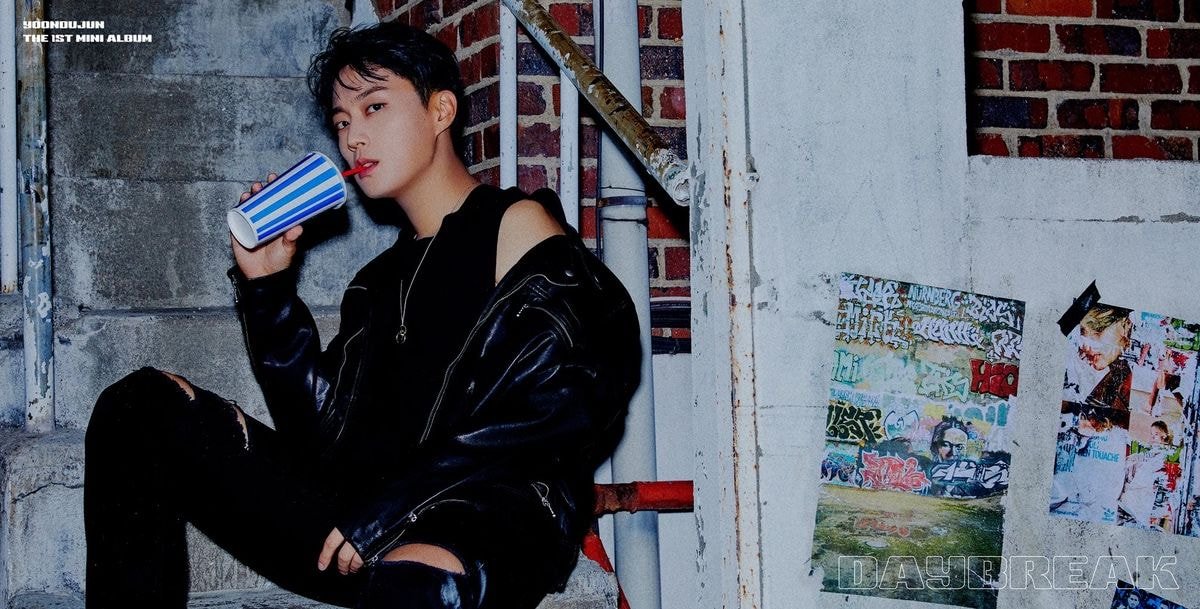 윤두준 THE 1st MINI ALBUM [Daybreak] CONCEPT PHOTO - 2 -