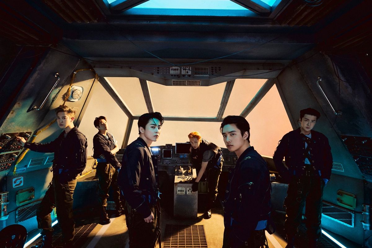 EXO 엑소 Special Album [DON'T FIGHT THE FEELING] EPISODE 02. ONE GIANT LEAP