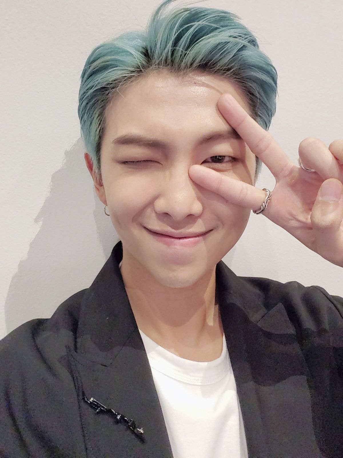 방탄소년단 알엠 셀카