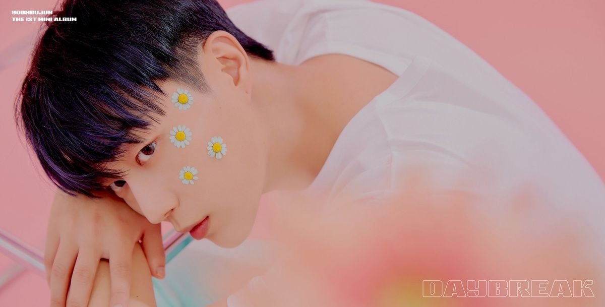 윤두준 THE 1st MINI ALBUM [Daybreak] CONCEPT PHOTO - 1 -
